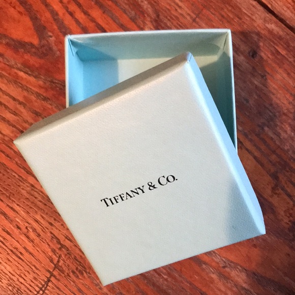 Tiffany & Co. Boxes bag paper and ribbons - Picture 4 of 9